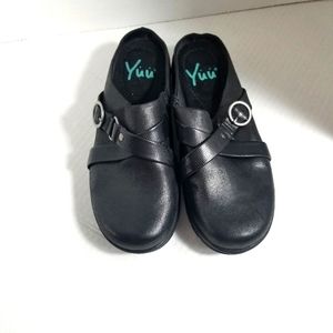 YUU EDALINE BLACK CLOGS SIZE 5